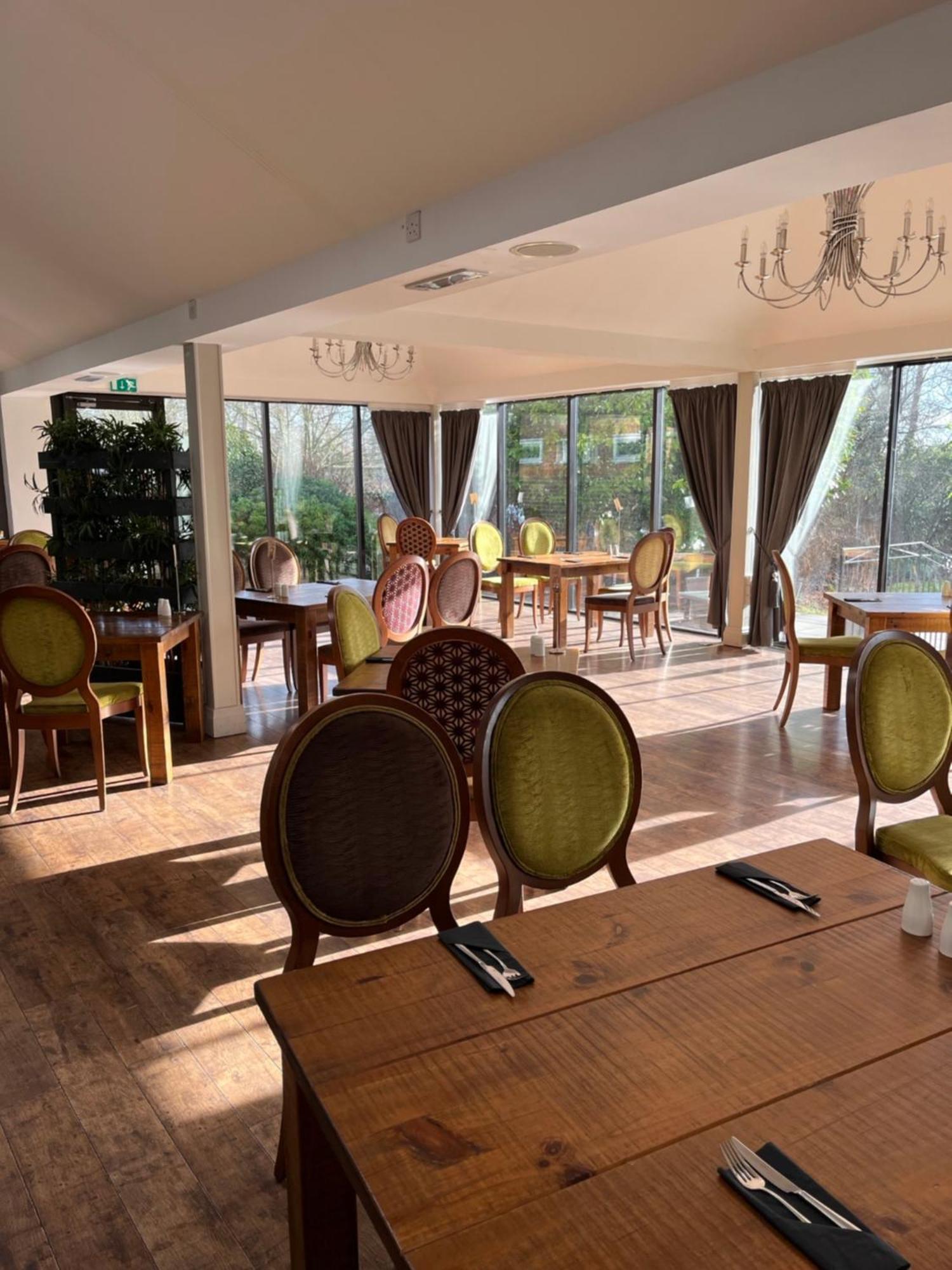河滨公寓酒店 米尔登霍尔 外观 照片